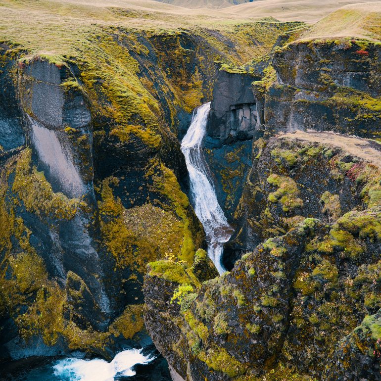 Fjaðrárgljúfur Falls