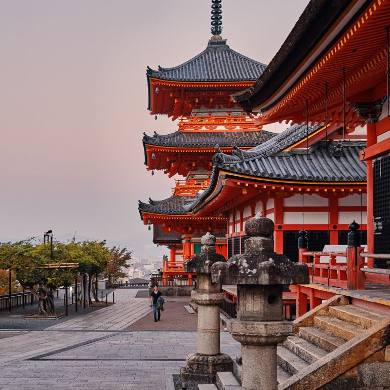 Kiyomizu-dera Sanjunoto