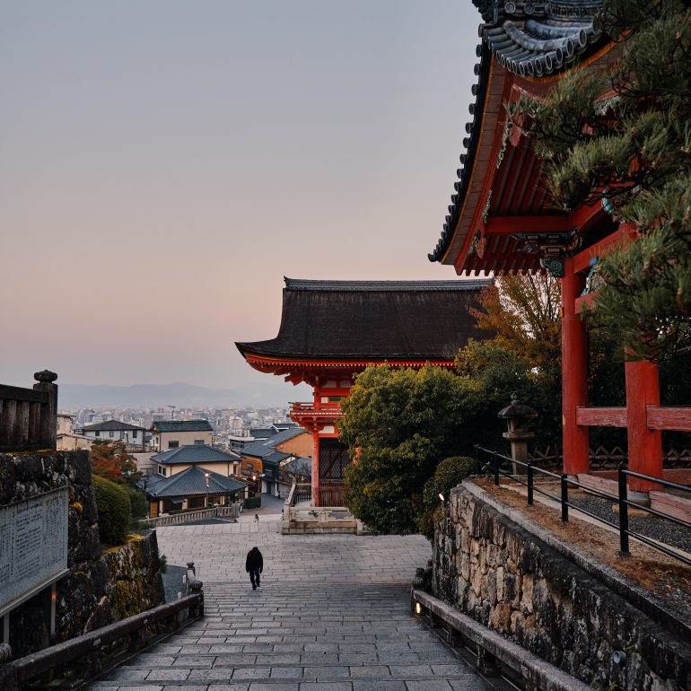 Kiyomizu-dera Niomon Gate