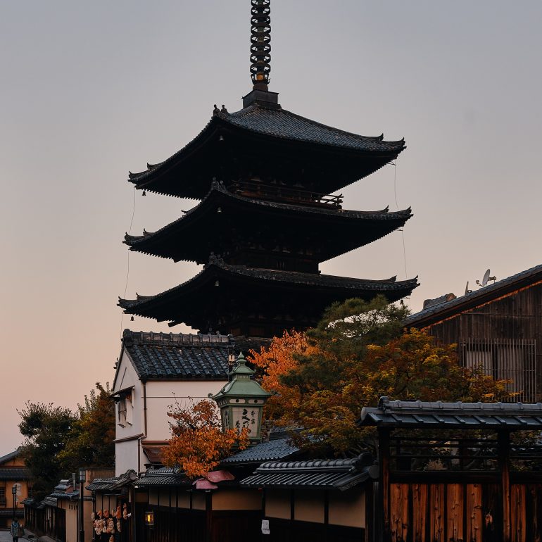 Hōkan-ji Pagoda
