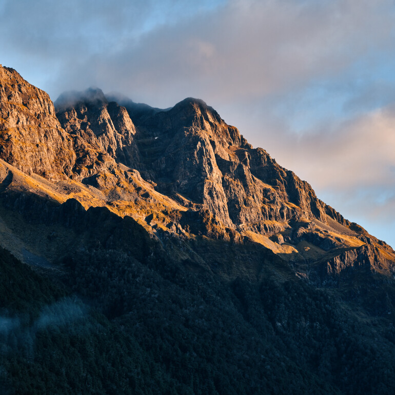 Sunrise in Eglinton Valley