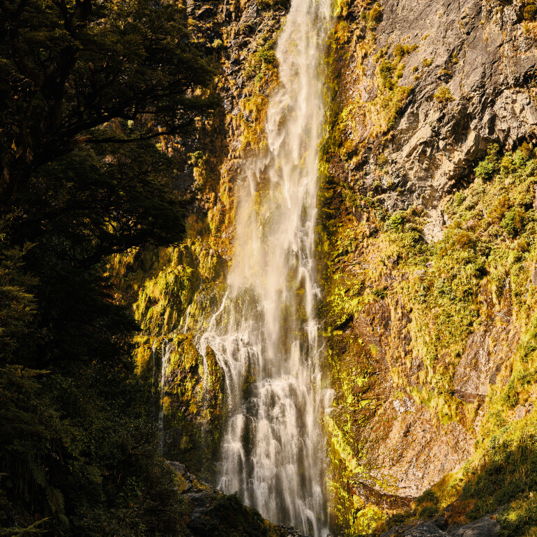 Devils Punchbowl Waterfall